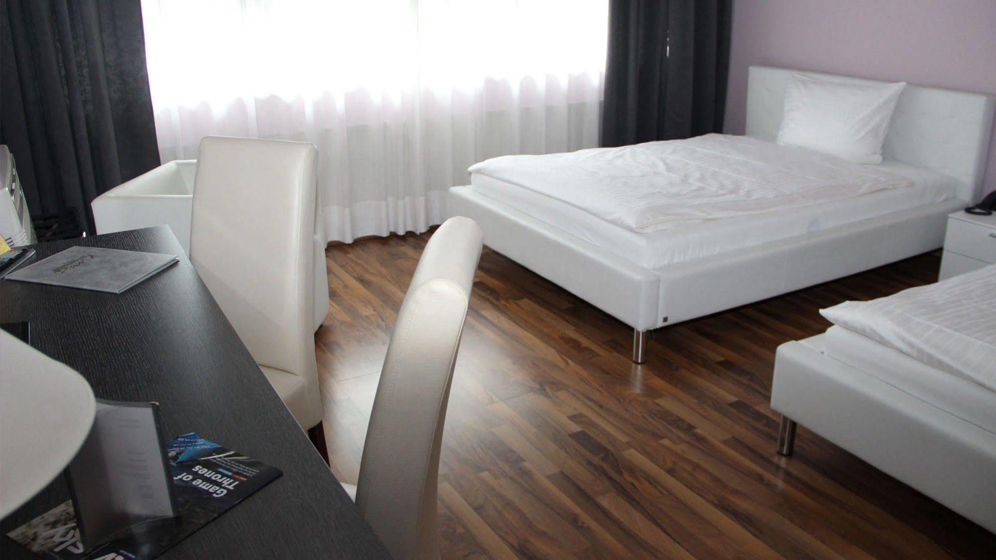 Parkhotel David Loerrach / Basel ภายนอก รูปภาพ